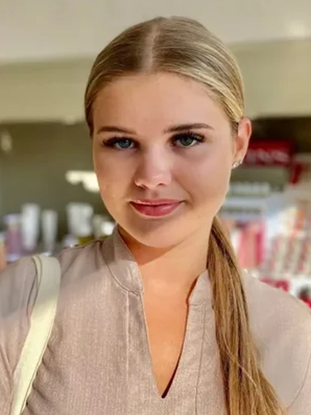 Isabelle, Beauty Therapist